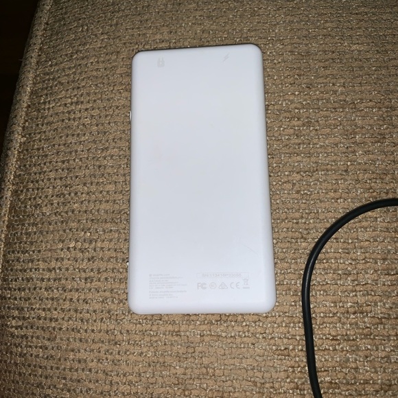 Mophie Portable Charging Bank - Picture 2 of 4
